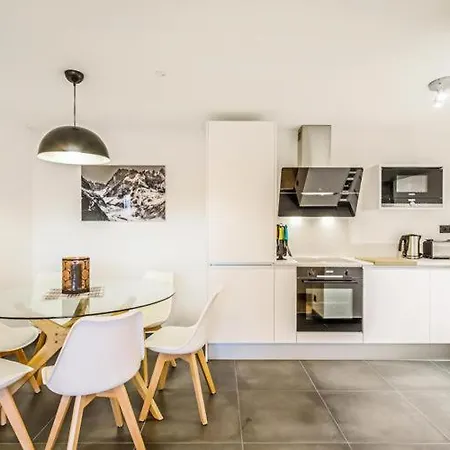 Apartment Ecrin - B02 *